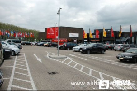 紅色區(qū)域?yàn)楸緦玫卖敯驼箷?huì)最大宣傳海報(bào)