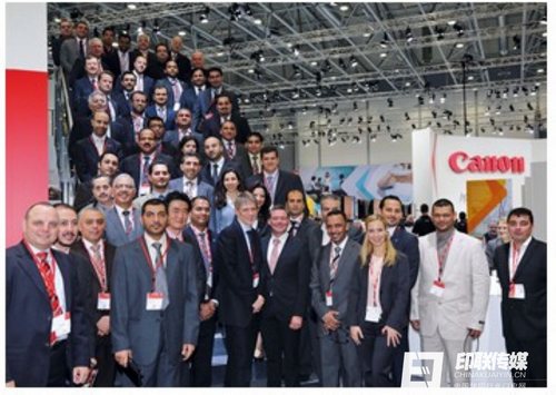佳能展位迎來近50位中東客戶