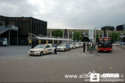 本屆德魯巴展會(huì)主入口1號(hào)館門前印象