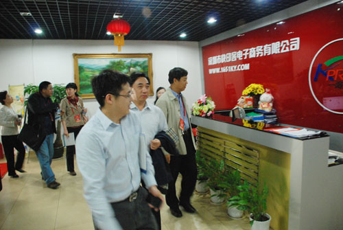 市人大領(lǐng)導(dǎo)一行蒞臨快印客公司指導(dǎo)