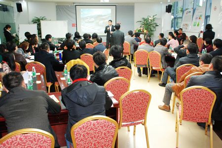 牛云老師為學(xué)員剖析快印行業(yè)創(chuàng)新發(fā)展趨勢(shì)