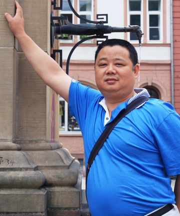 新日平面設(shè)計(jì)制作公司董事長(zhǎng) 鄒鍵湘