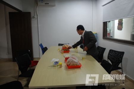 空蕩蕩的茶歇室