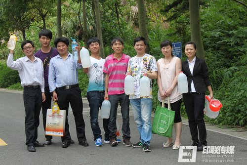 左起第四為印聯(lián)培訓(xùn)90后學(xué)員